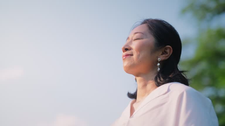 How Mindfulness Can Improve Focus in a Distracted World